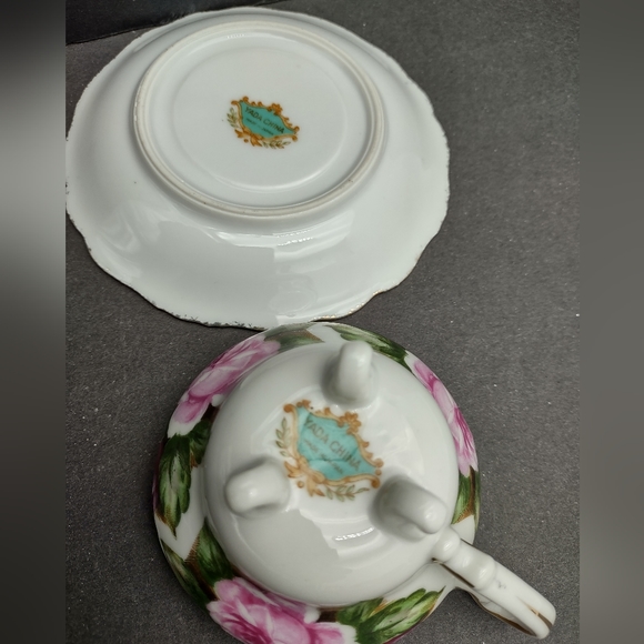 Yada China Teacup and Saucer set, footed cup with pink roses - Picture 4 of 11